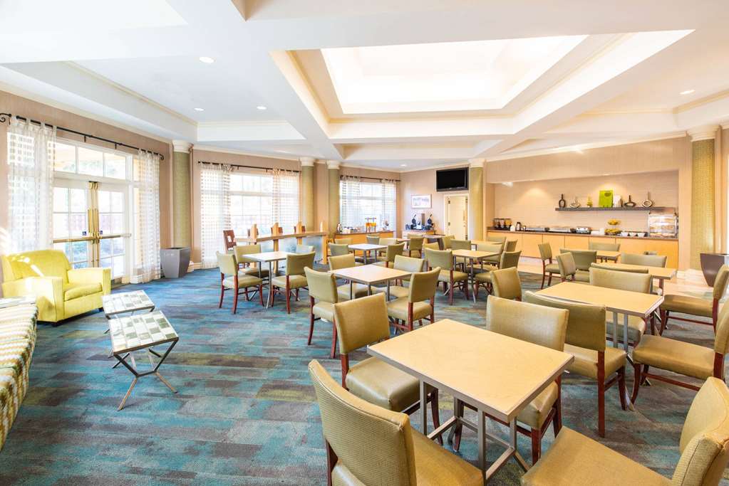 La Quinta Inn & Suites by Wyndham Tampa Brandon Regency Park - photo 29