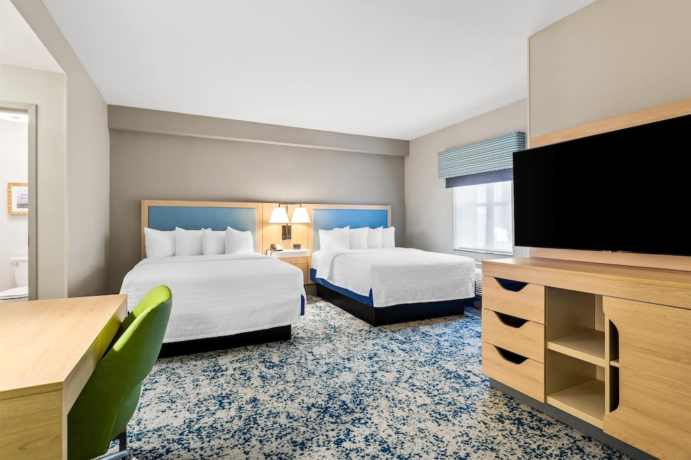 Hampton Inn & Suites St. Petersburg Downtown - photo 15