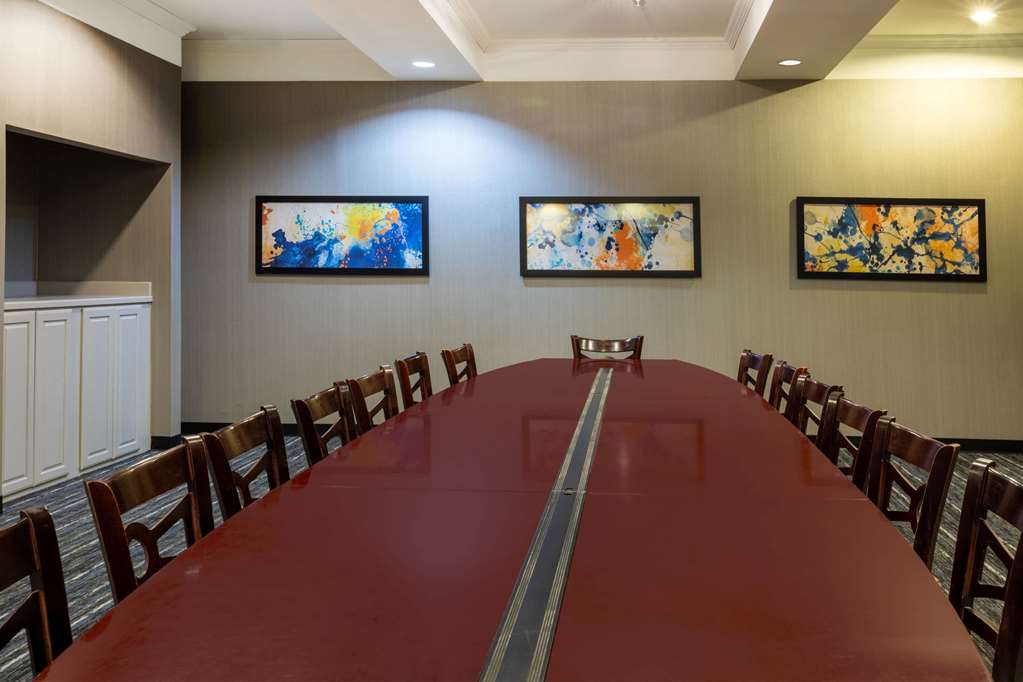 La Quinta Inn & Suites by Wyndham Bridgeport - photo 26