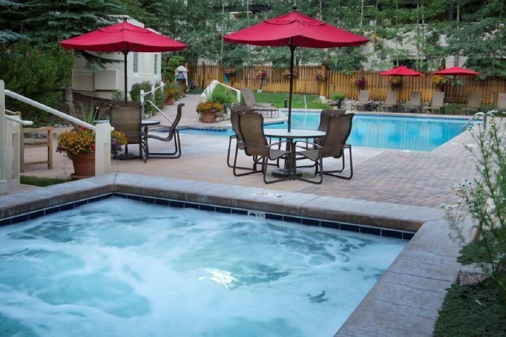 2 Bedroom Boutique Resort Condo With Hot Tub Access and Within Walking Distance to the Eagle Bahn Gondola - photo 14