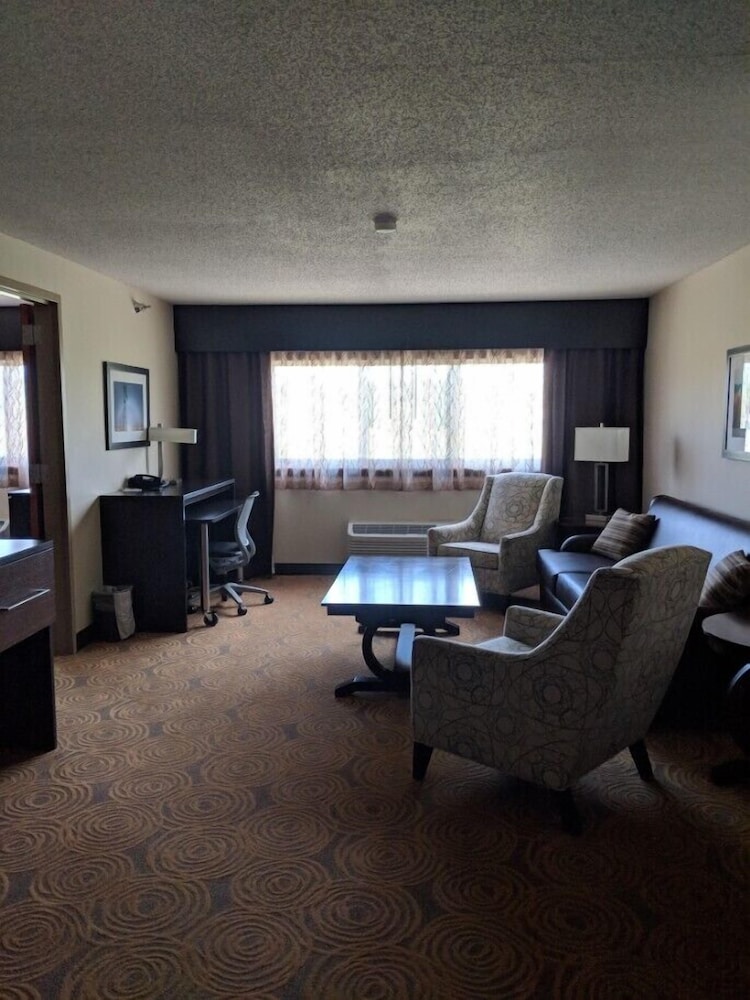 Royal River Casino and Hotel - photo 15