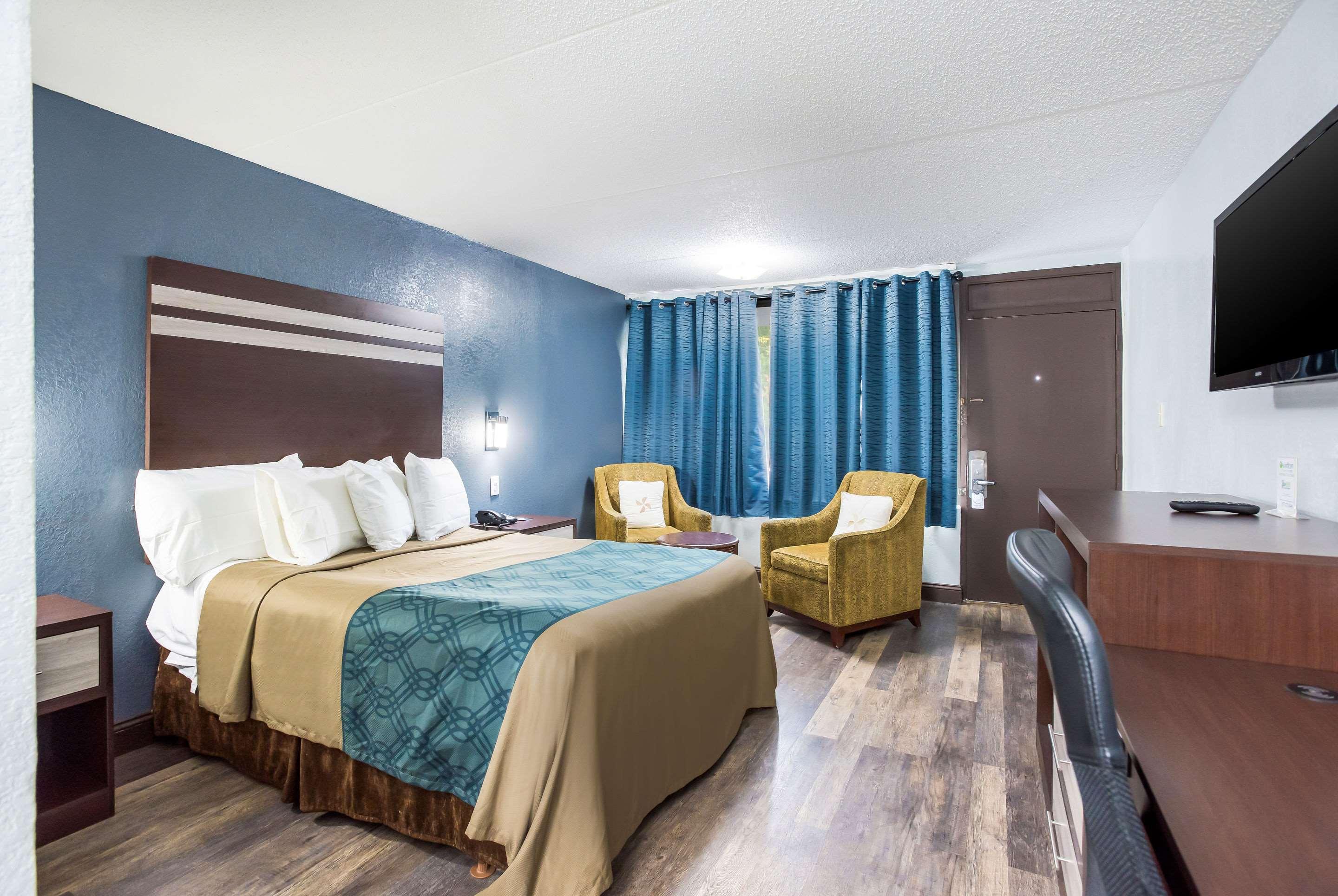 Rodeway Inn - photo 6
