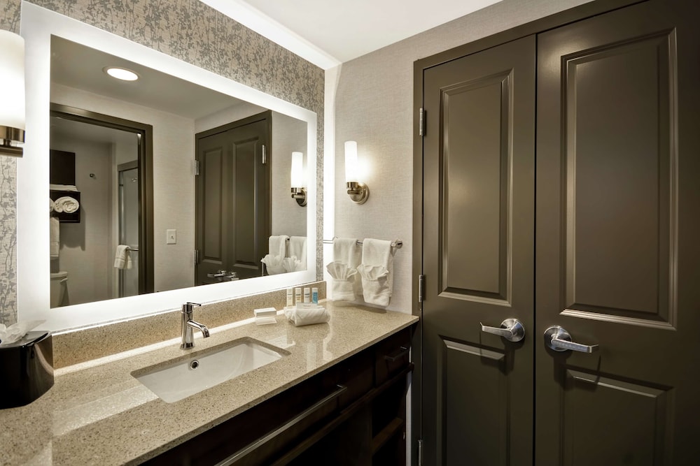 Homewood Suites by Hilton Detroit - photo 31