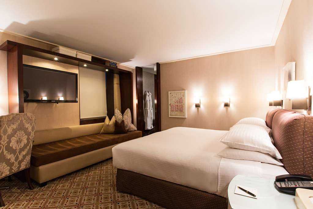 City Club Hotel - photo 5