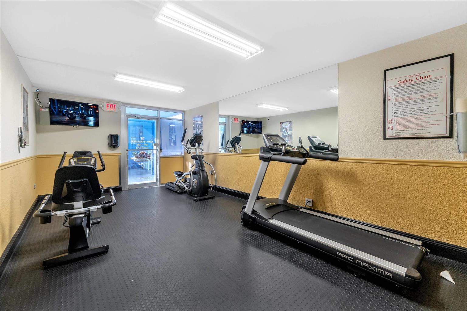 Rodeway Inn & Suites Fort Lauderdale Airport & Cruise Port - photo 66