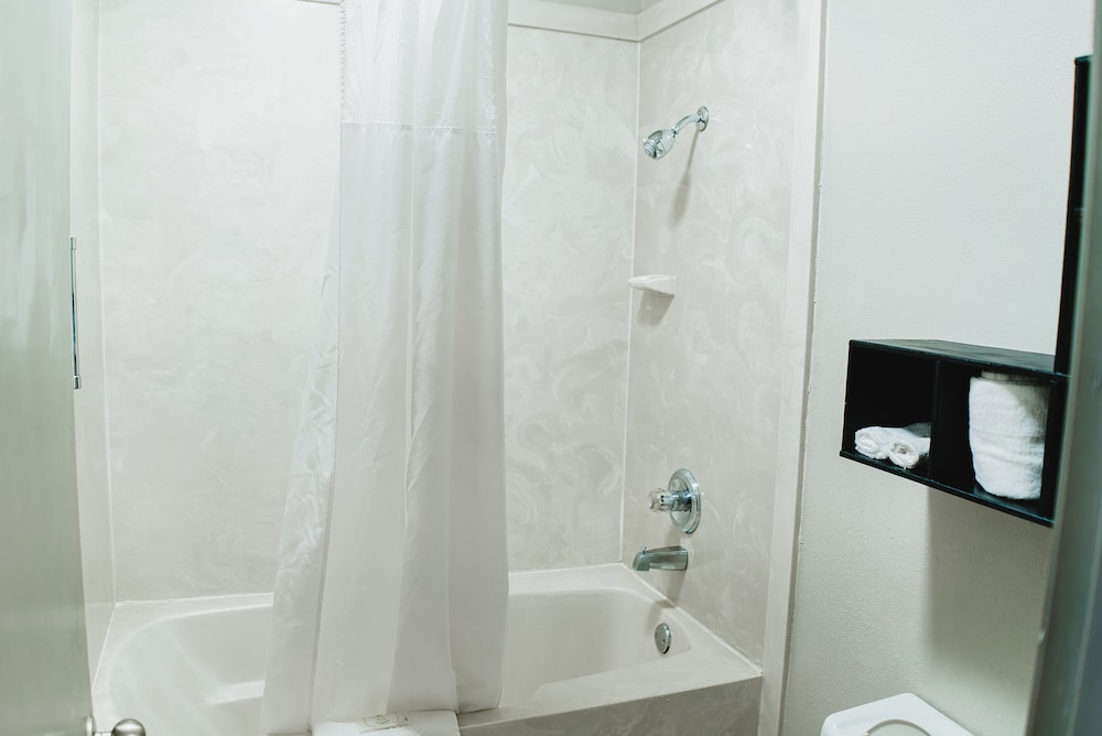 Quality Inn & Suites Monticello - photo 43