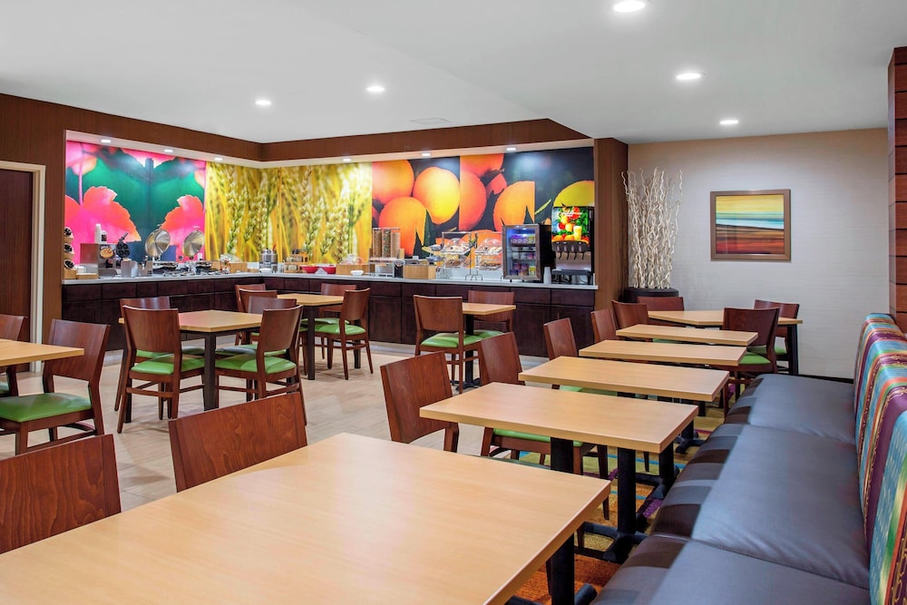 Fairfield Inn & Suites by Marriott Santa Fe - photo 24