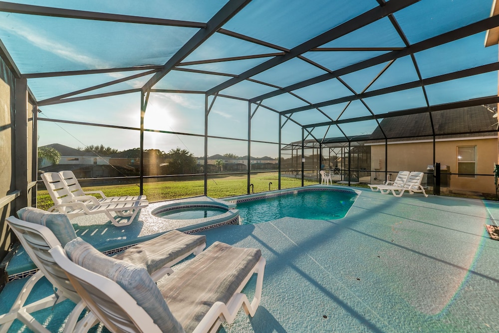 Emerald Island #3 7 Bed Villa w Private Pool — 4-Star Luxury Hotel in Kissimmee, United States