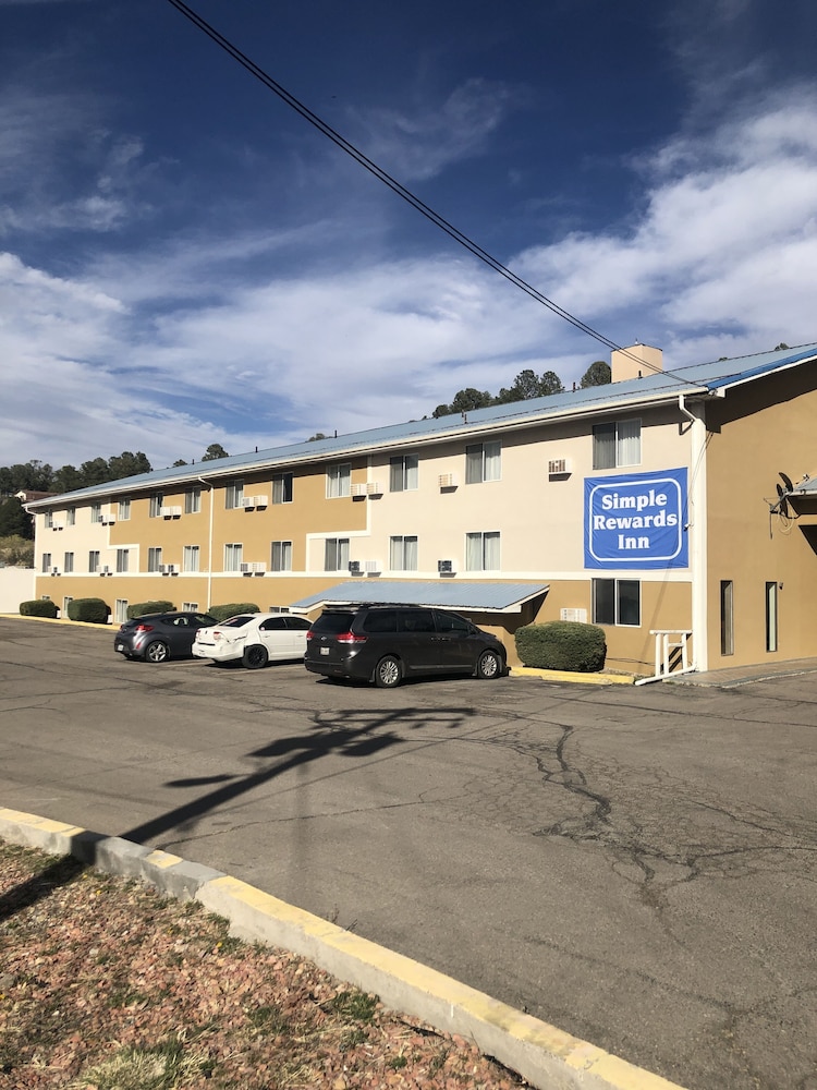 Simple Rewards Inn - photo 21