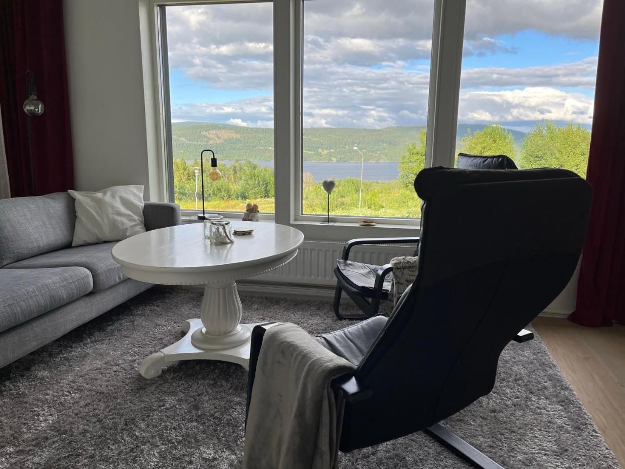 Nybyggt fjällboende Huså Åre — hotel in Jaerpen
