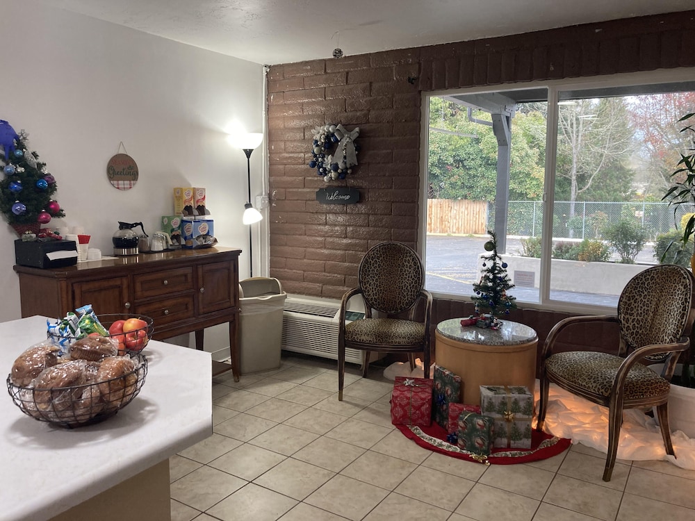 Travelodge by Wyndham Canyonville - photo 24