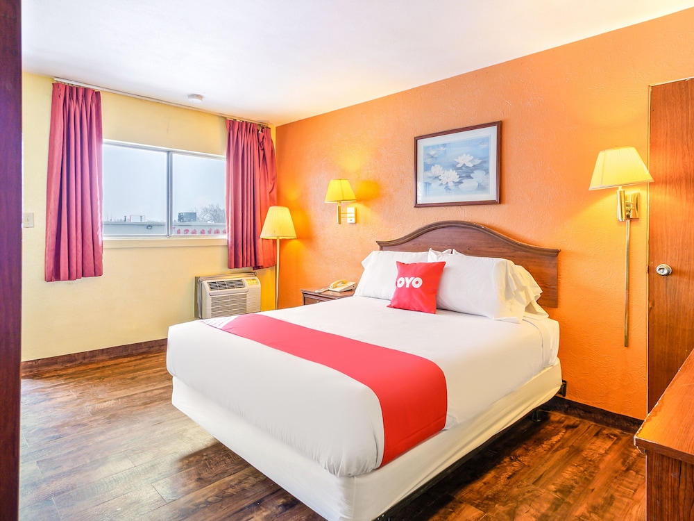Oyo Hotel Downtown Peoria I 74 — Peoria