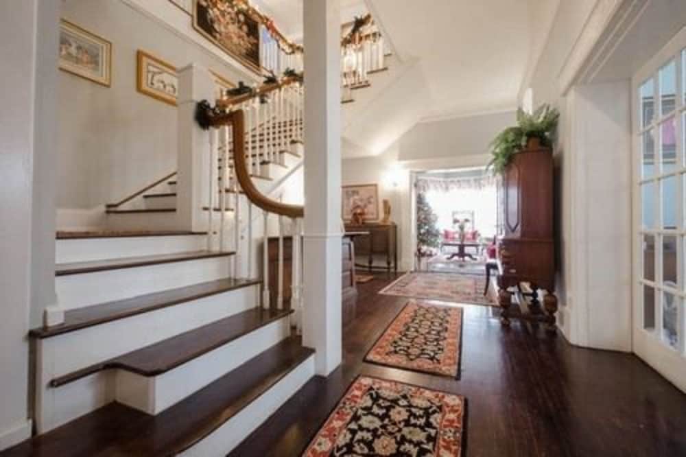 Six Acres Bed & Breakfast - photo 31