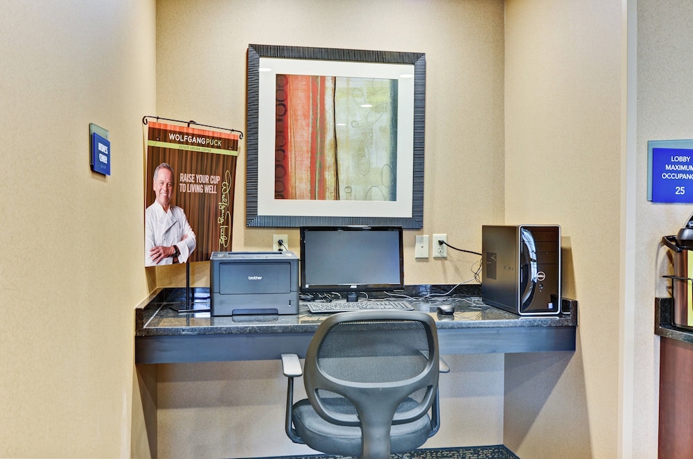 Cobblestone Inn & Suites Ambridge - photo 50