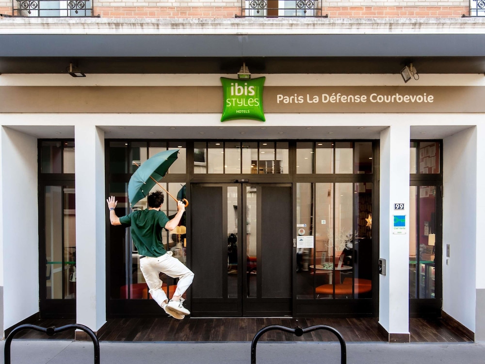 ibis Styles Paris La Defense Courbevoie in Courbevoie, France