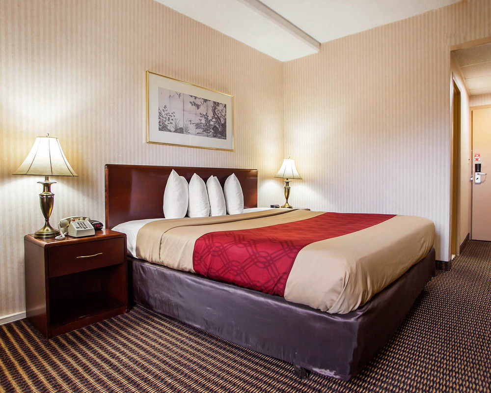 Econo Lodge Somerset - photo 13