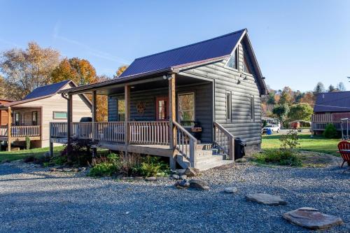 Cozy Cub at Deep Creek in Bryson City, United States