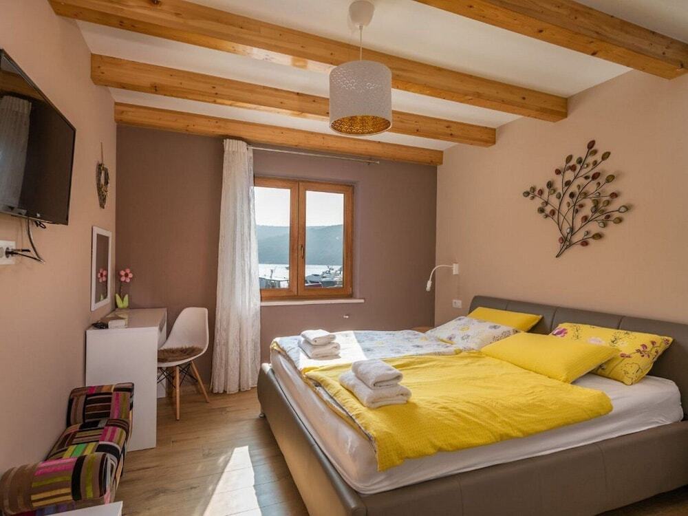 Villa Porto — 4-Star Luxury Hotel in Marcana, Croatia