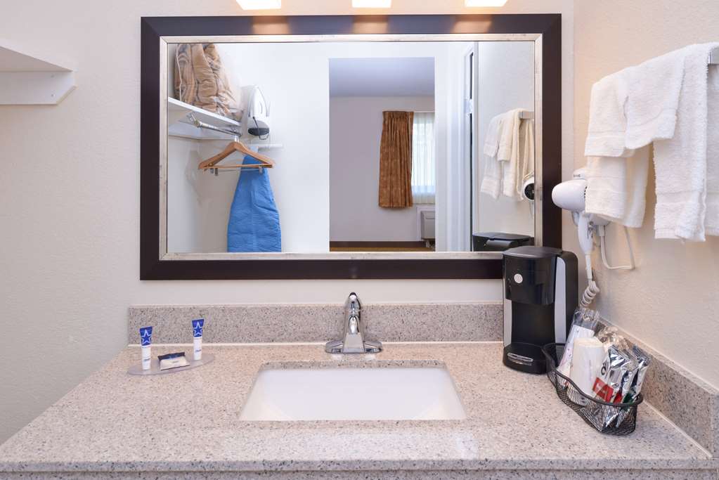 Americas Best Value Inn Plattsburgh - photo 24