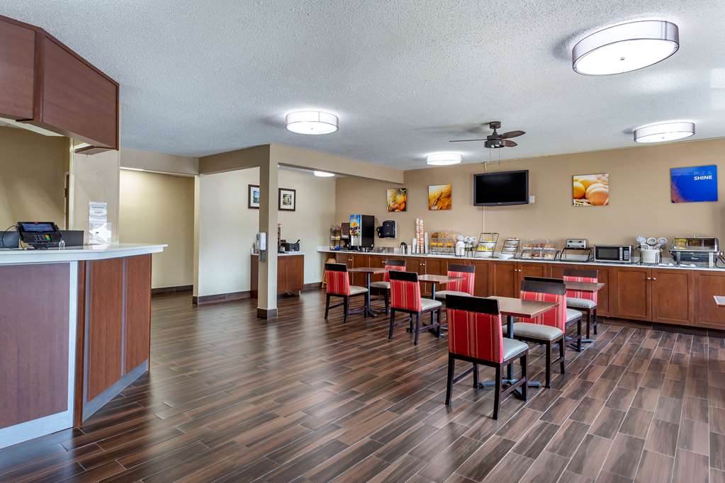 Comfort Inn Rockford near Casino District - photo 44