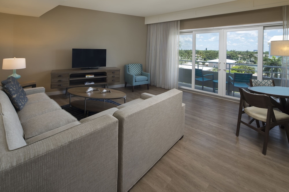 Edgewater Beach Hotel - photo 24