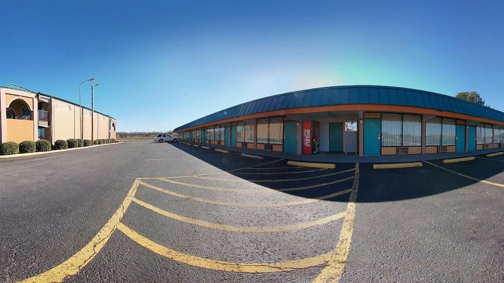 Days Inn by Wyndham Dickson - photo 16