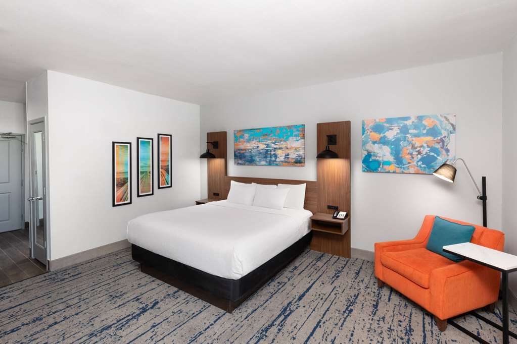 La Quinta Inn & Suites by Wyndham Rockport Fulton - photo 51