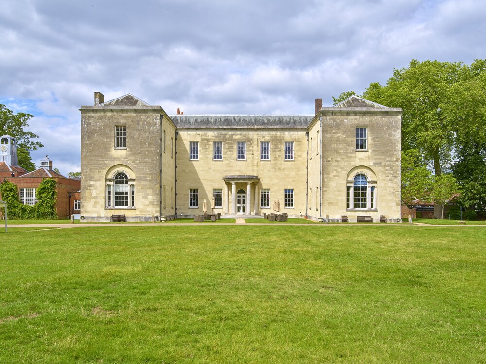 Hitchin Priory — Hitchin