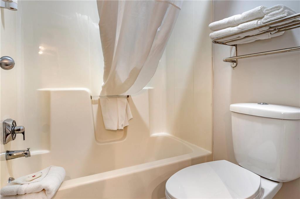 Clarion Pointe Indianapolis Airport - photo 16