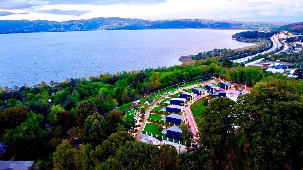 Lake Look Sapanca in Sapanca, Turkey