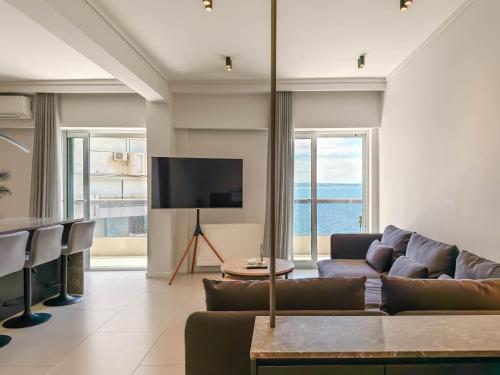 Luxury Sea View Retreat — 4-Star Luxury Hotel in Thessaloniki, Greece