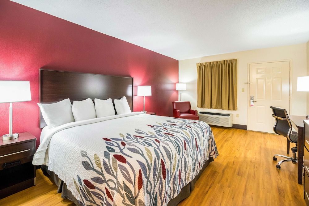 Red Roof Inn Clarksville - photo 19