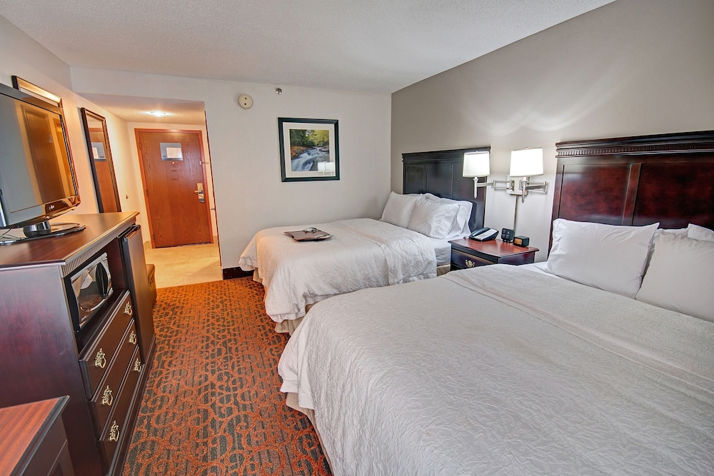 Hampton Inn Parkersburg Mineral Wells - photo 9