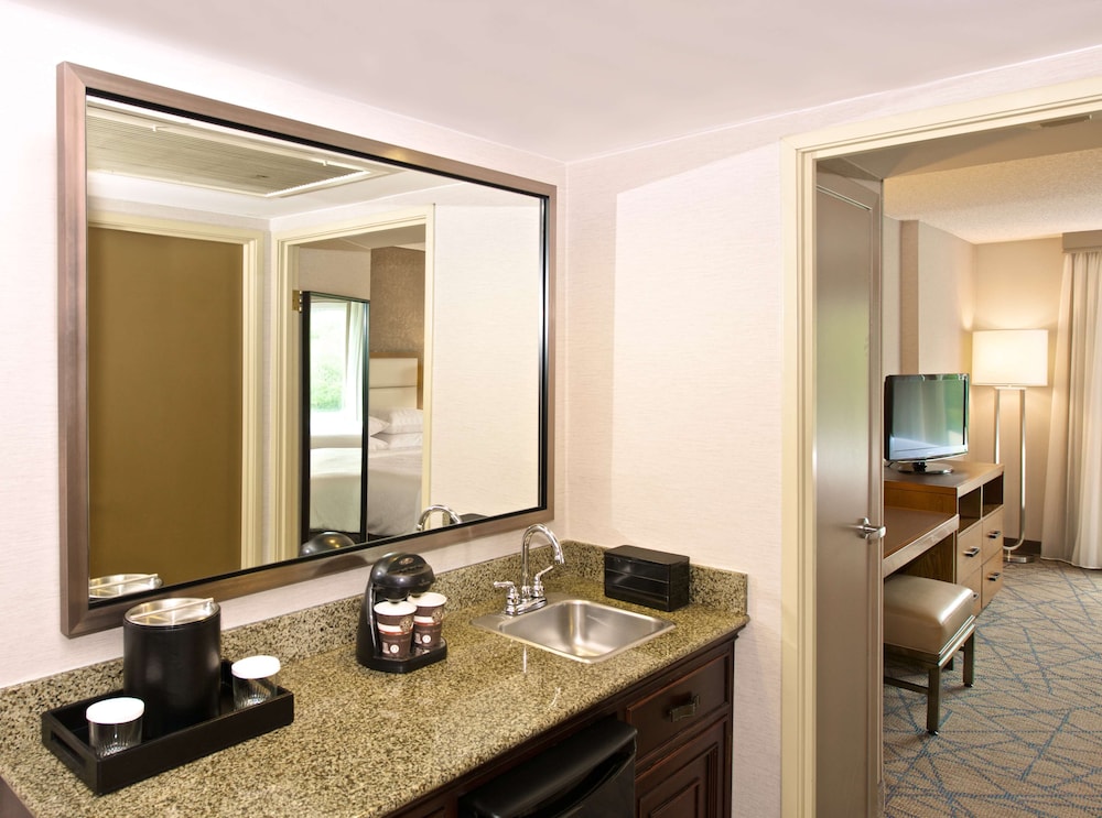 Embassy Suites by Hilton Seattle North Lynnwood - photo 22