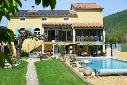 Au Grand Bonheur — hotel in Besseges