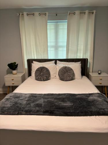 Bright 2BR Near Busch Gardens & Tampa Fun — 4-Star Luxury Hotel in Tampa, United States