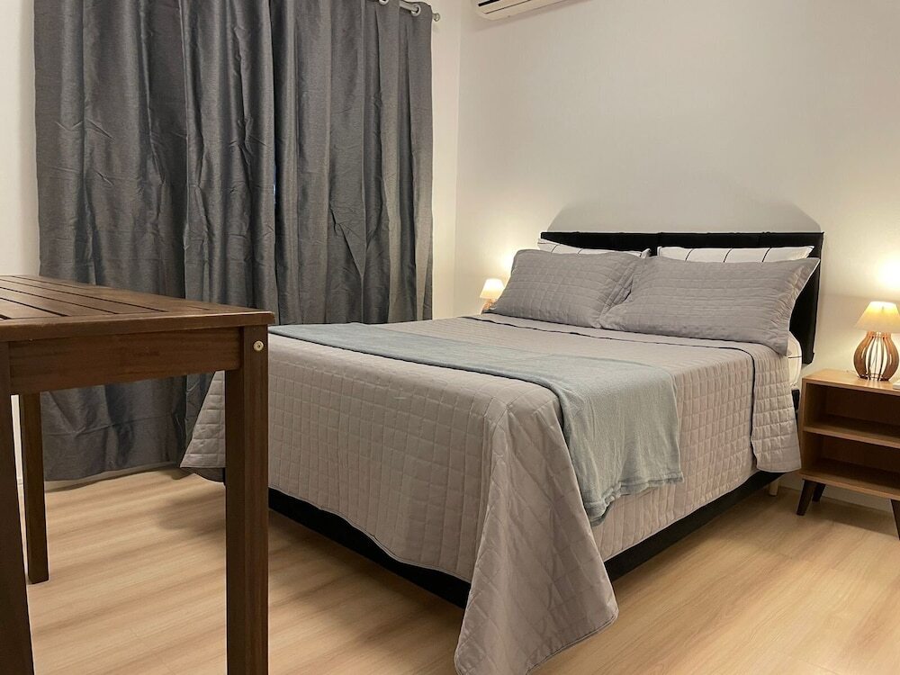 Linda Vista Um apartamento por andar 3 Suítes 2 Garagens