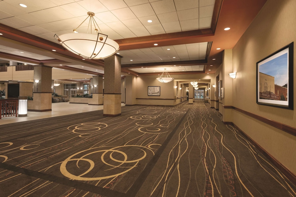 Embassy Suites by Hilton Franklin Cool Springs - photo 42