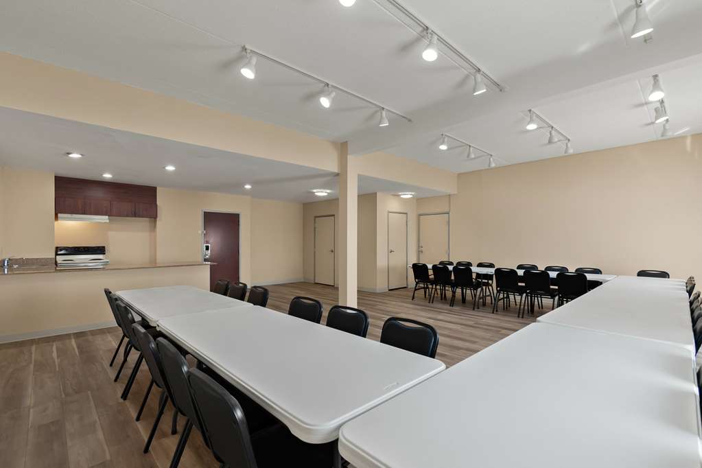 Ramada by Wyndham Harrisburg Hershey Area - photo 57