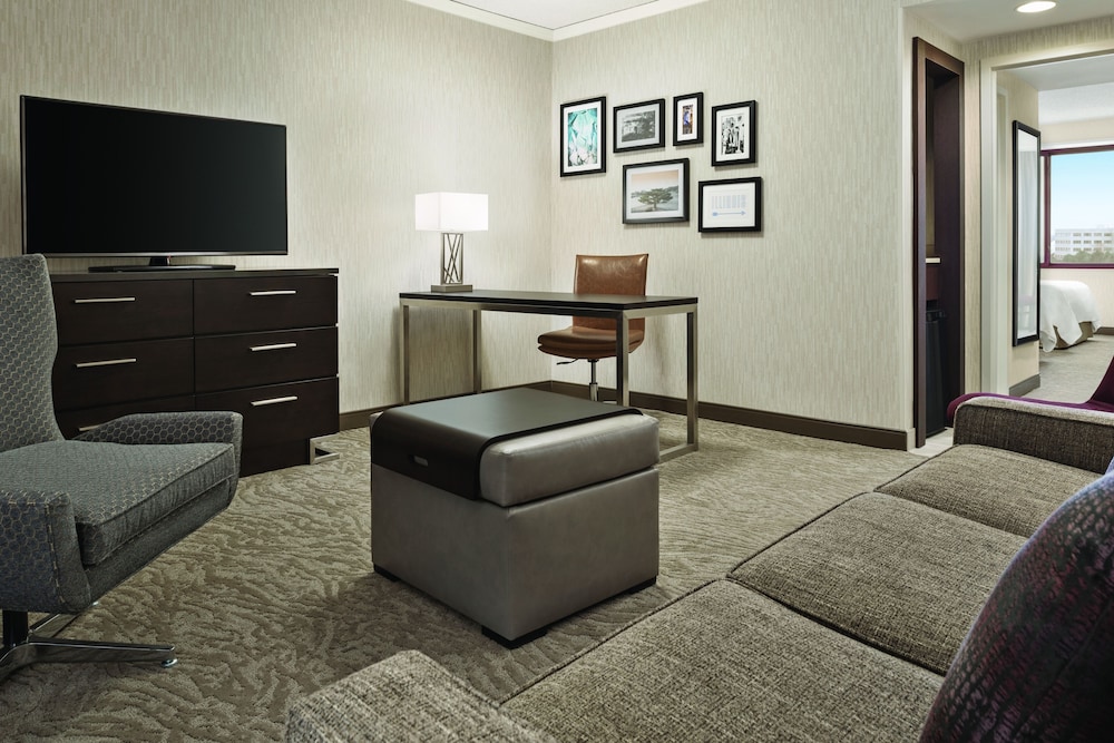 Embassy Suites by Hilton Chicago North Shore Deerfield - photo 26