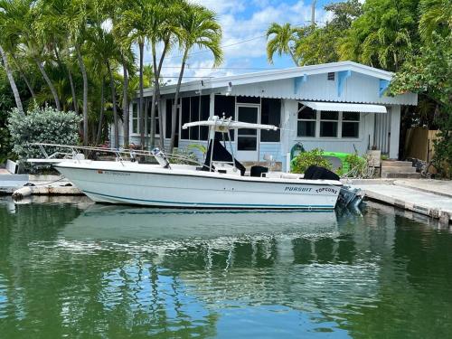 Flamingo Palms Cottage — 4-Star Luxury Hotel in Marathon, United States