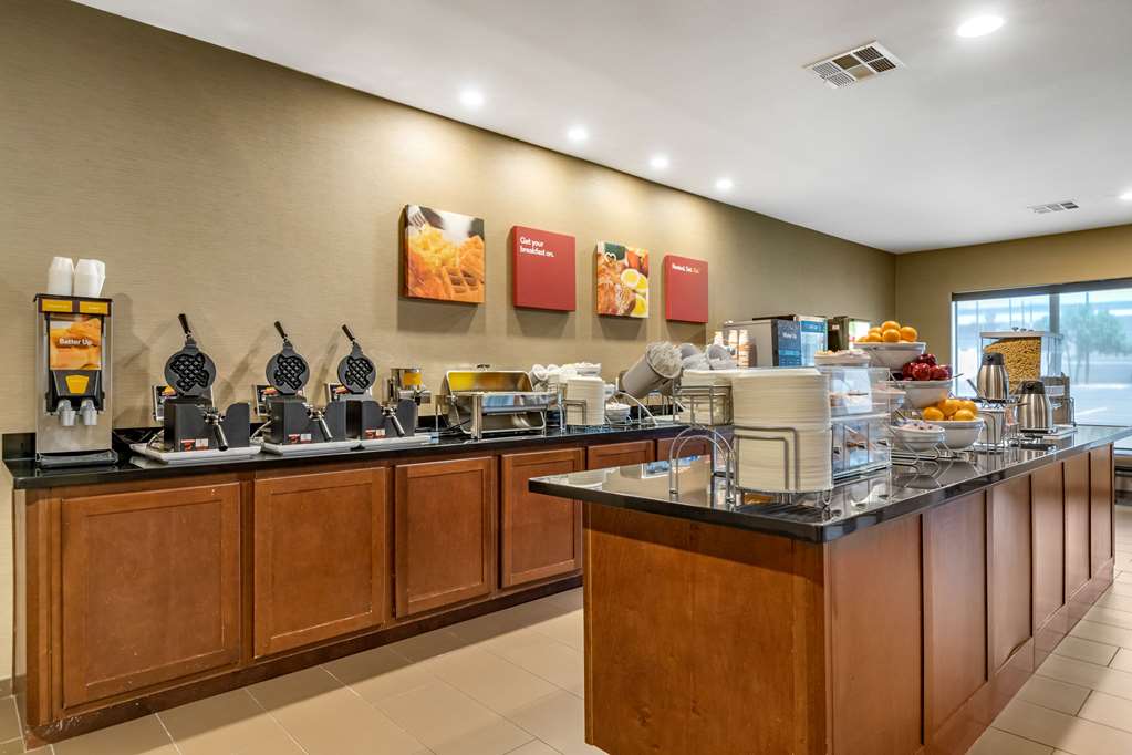 Comfort Suites Stone Oak - photo 32