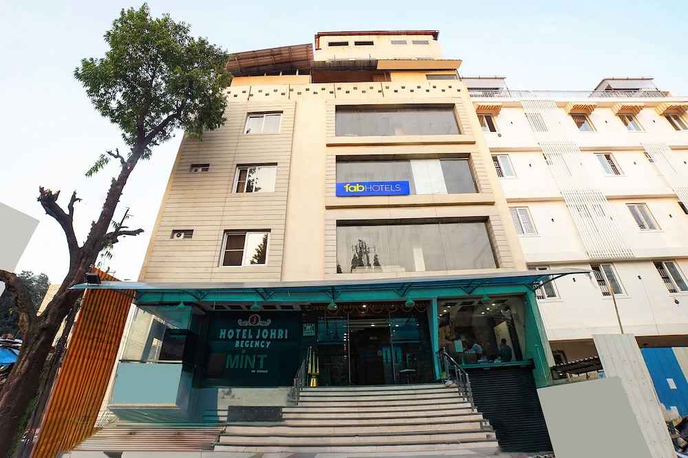 OYO 8650 Hotel Johri Residency