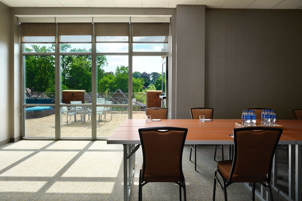 Springhill Suites by Marriott Pittsburgh Mt. Lebanon - photo 36