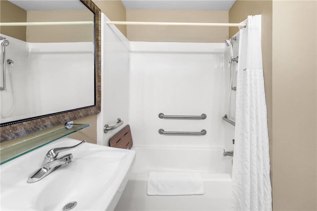 Super 8 by Wyndham Bellefontaine - photo 11