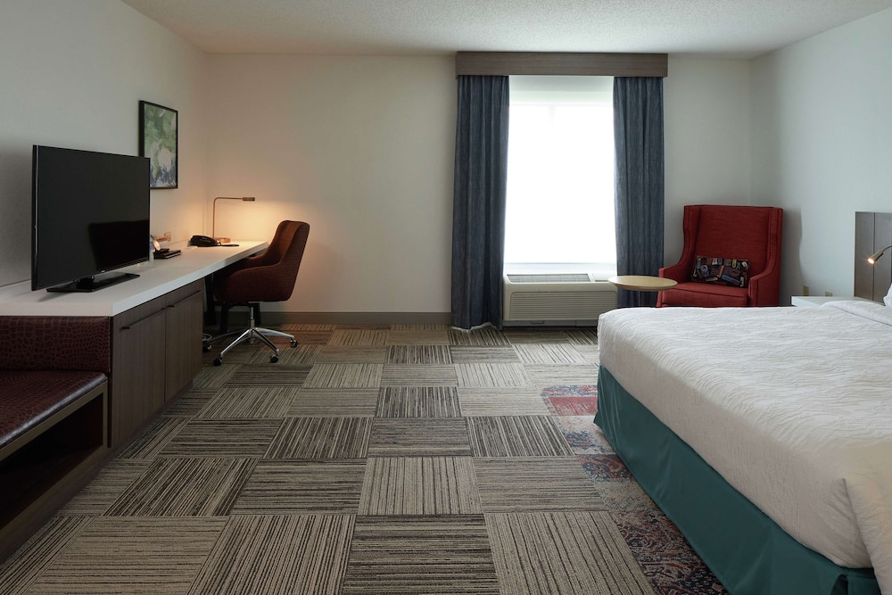 Hilton Garden Inn Evansville - photo 16