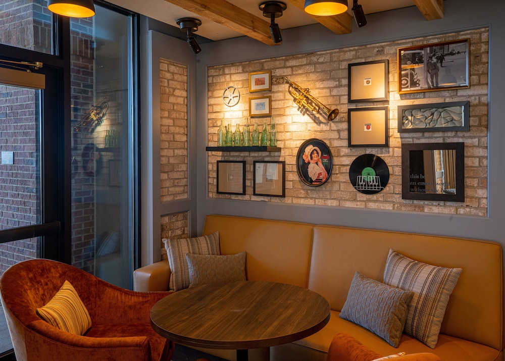 Hotel Indigo Columbus at Riverfront Place by IHG - photo 28