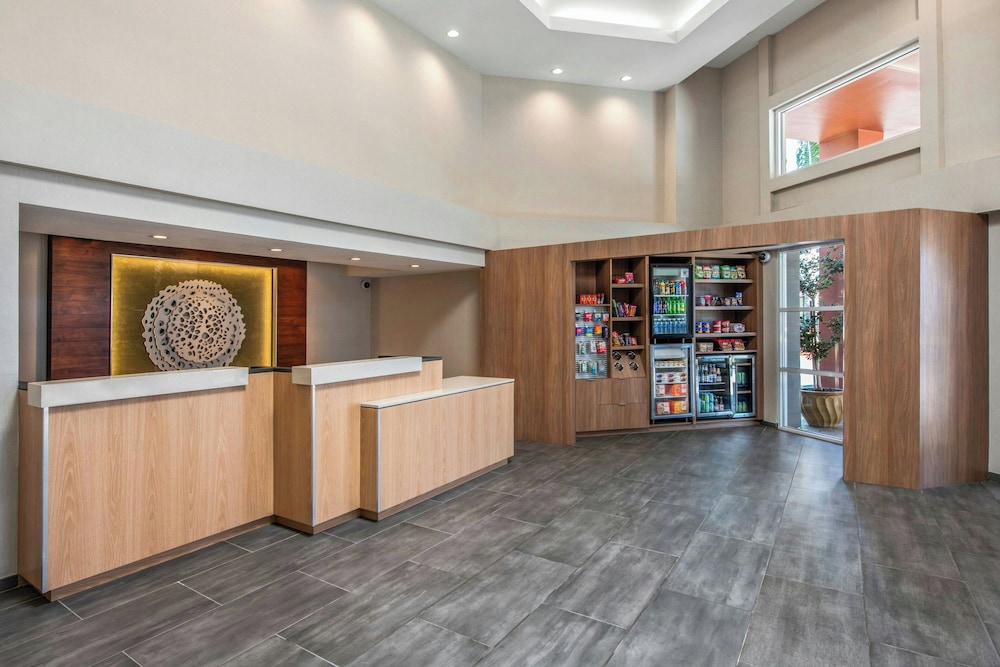 Fairfield Inn & Suites by Marriott San Jose Airport - photo 5