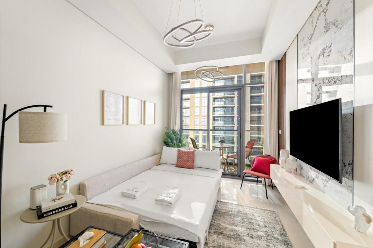 First Class 1Br Luxe Comfort Stylish Design — 4-Star Luxury Hotel in Dubai, United Arab Emirates