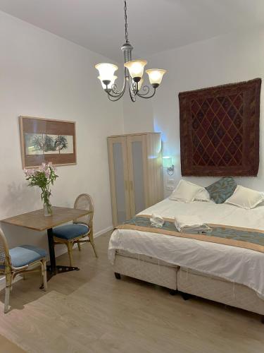 Baka Bauhaus Studio — 4-Star Luxury Hotel in Jerusalem, Israel